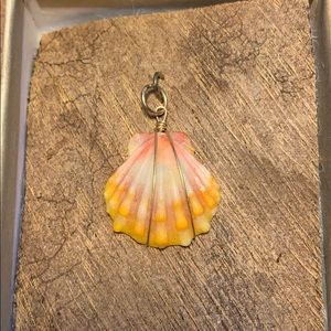 Sunrise shell pendant
